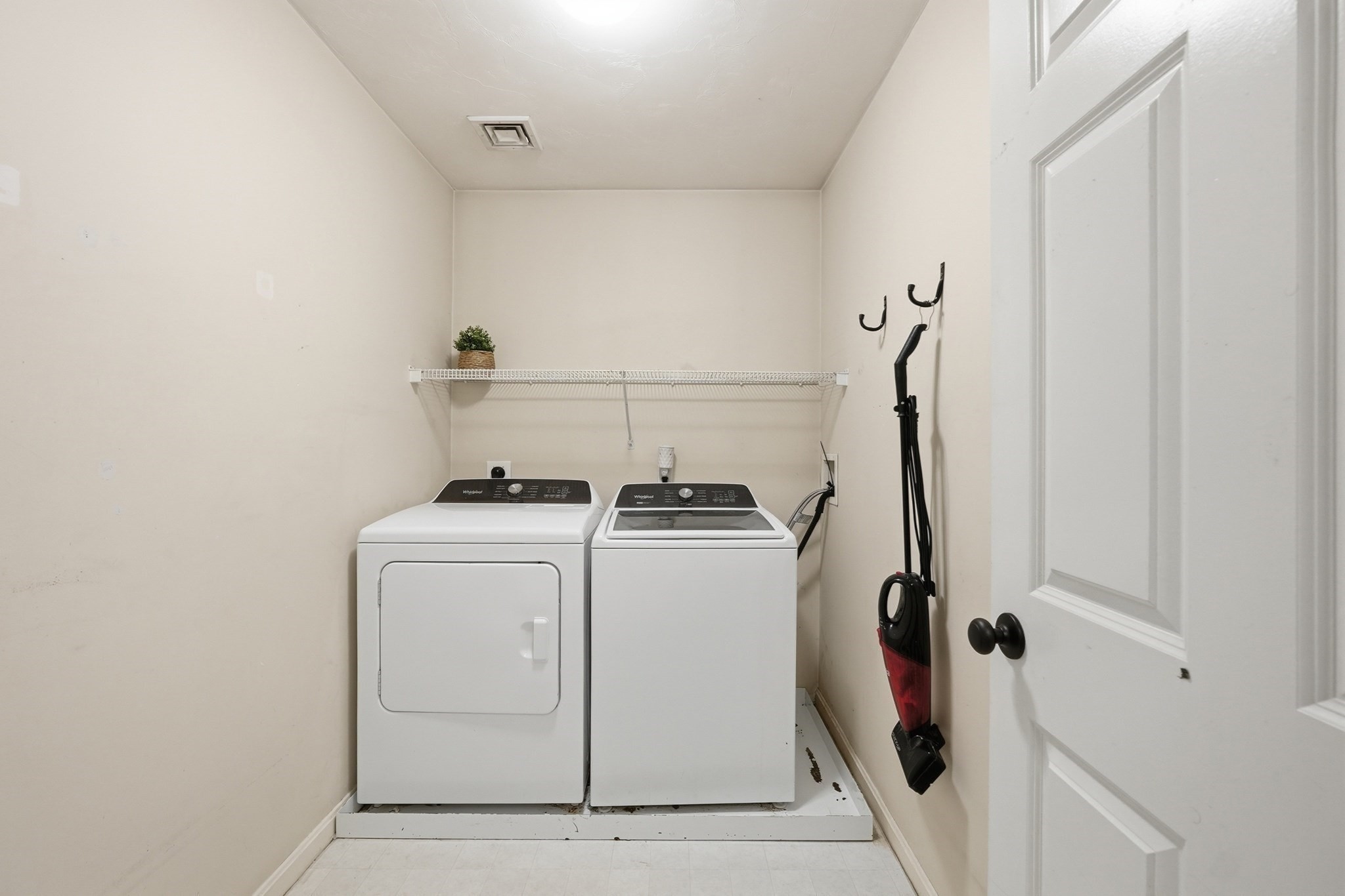 48 Fitchburg St Property Photo 25