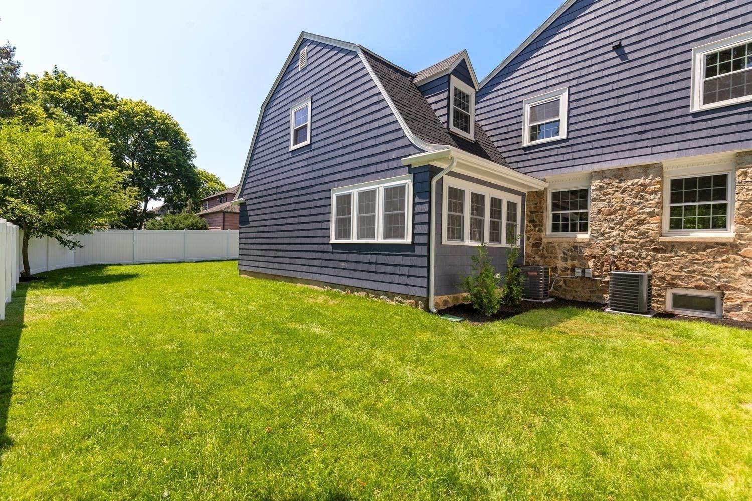 1 Town Way Property Photo 36
