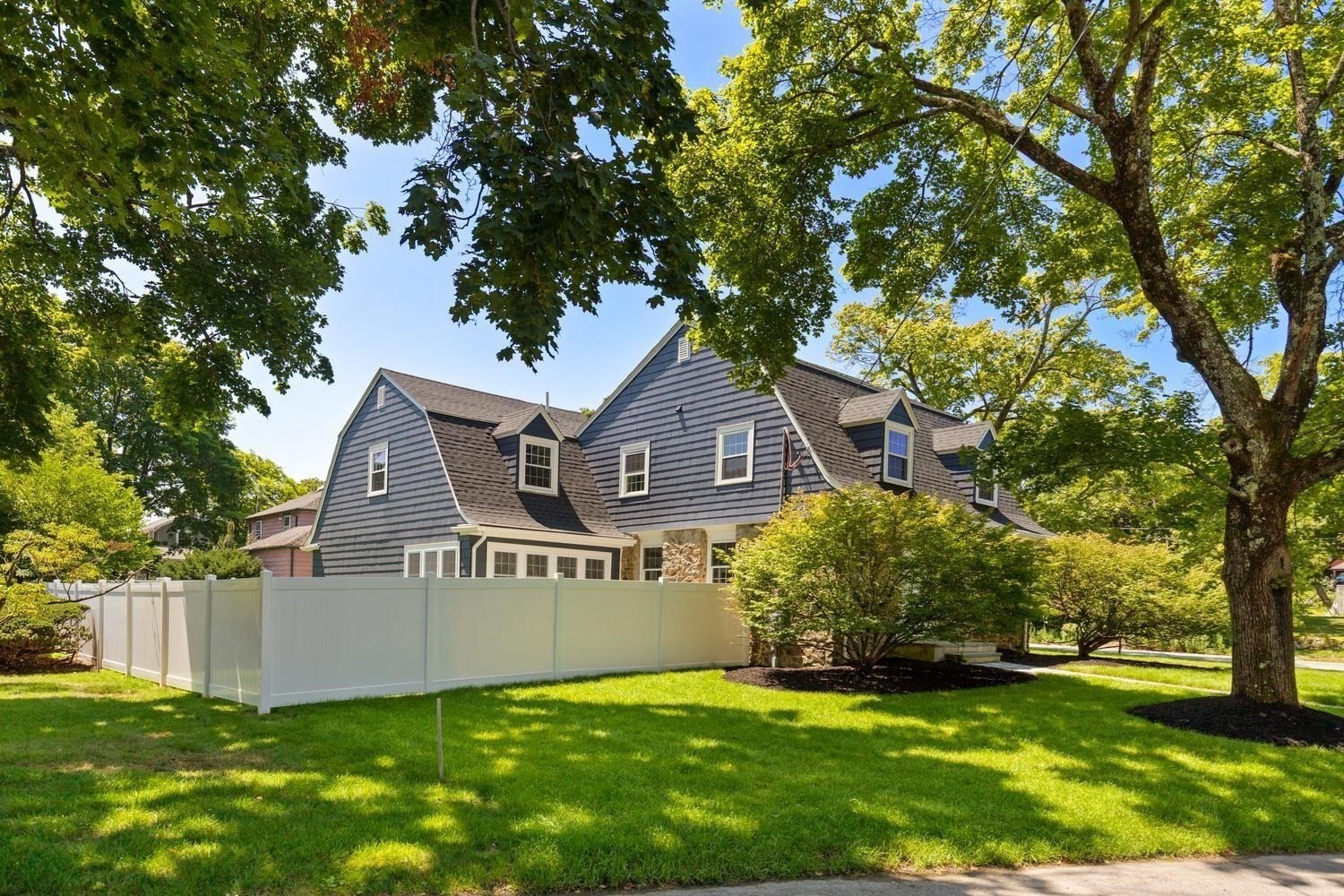 1 Town Way Property Photo 39