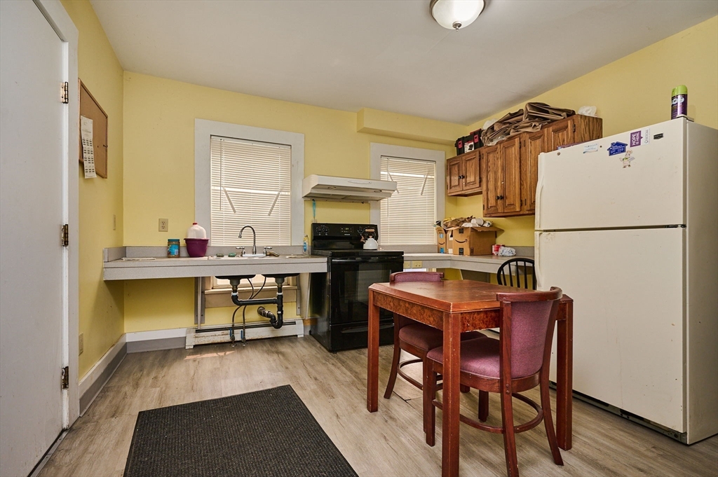 135 School St Property Photo 7