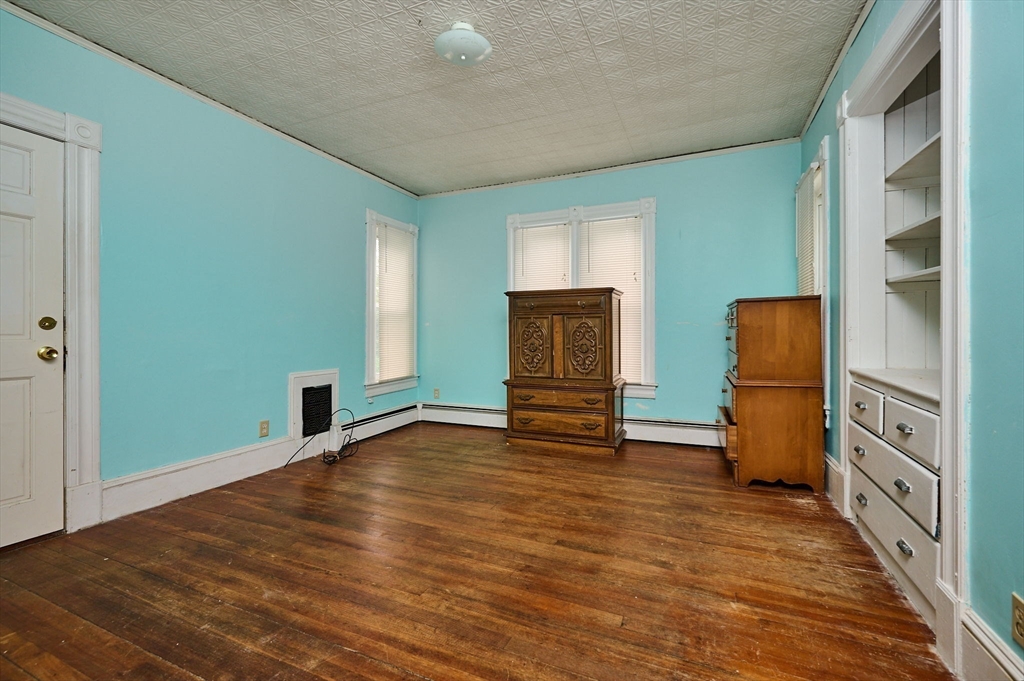 135 School St Property Photo 11