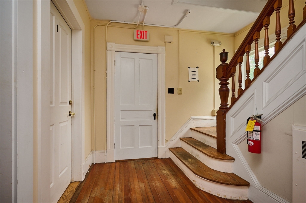 135 School St Property Photo 14