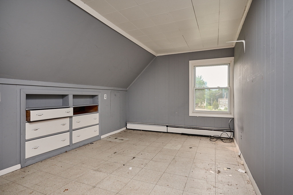 135 School St Property Photo 21