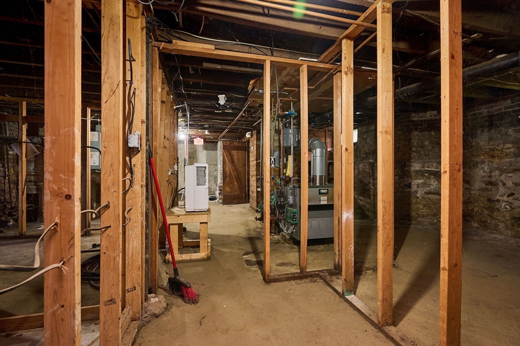135 School St Property Photo 28