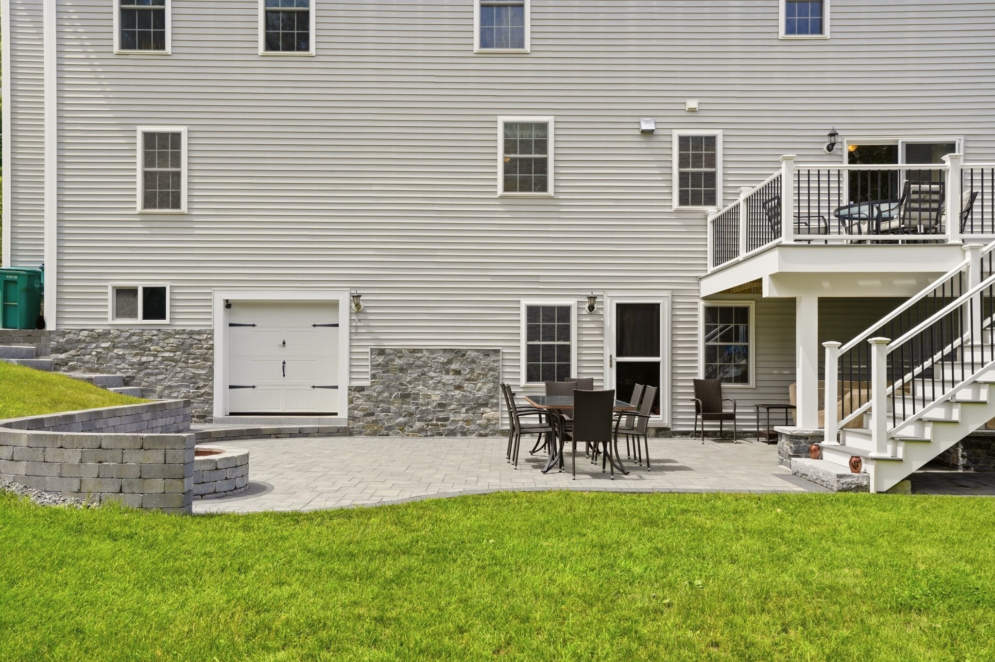 147 Roosevelt St Property Photo 37