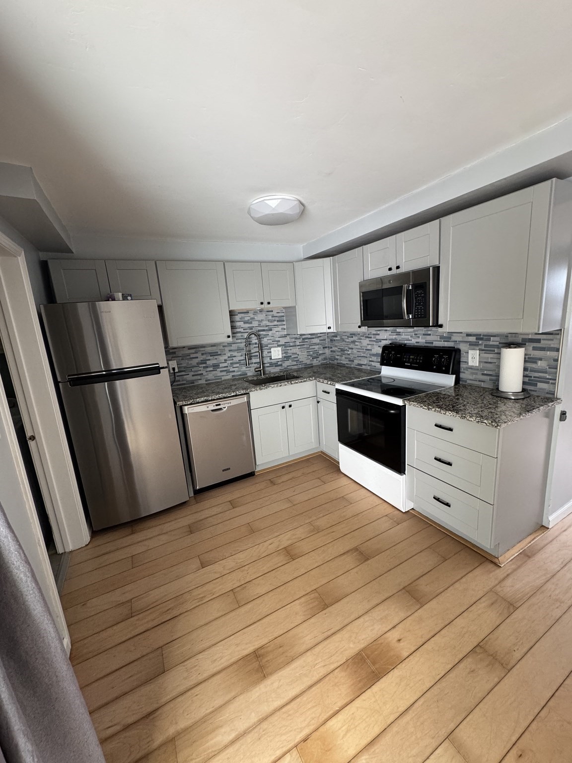 3 Ba Dr # G Property Photo 7