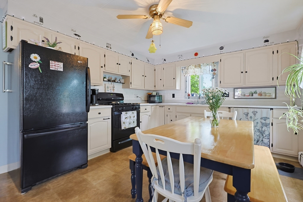 36 Laurier St Property Photo 8