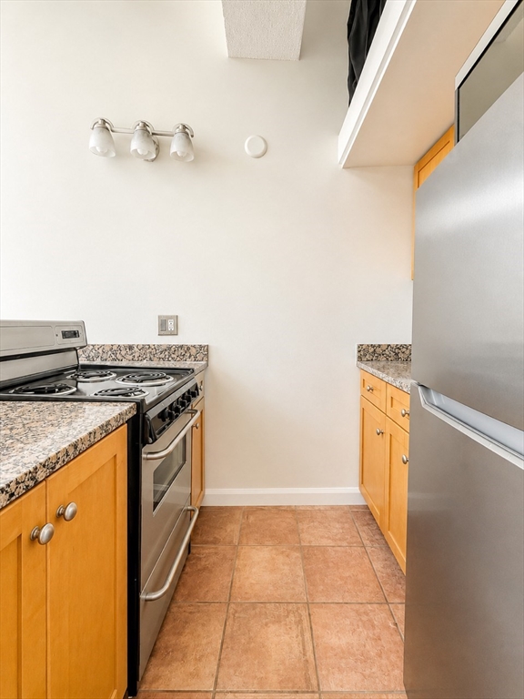 12 Stoneholm St # 418 Property Photo 6