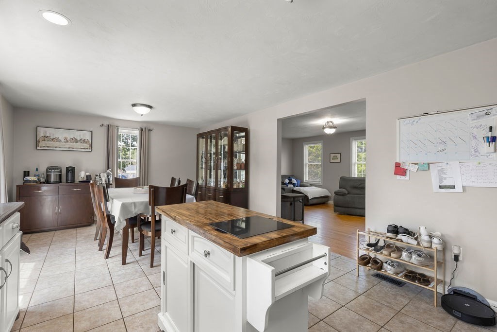413 Huttleston Ave Property Photo 4