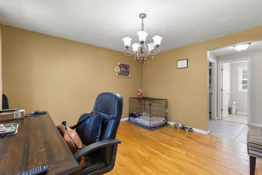 413 Huttleston Ave Property Photo 5