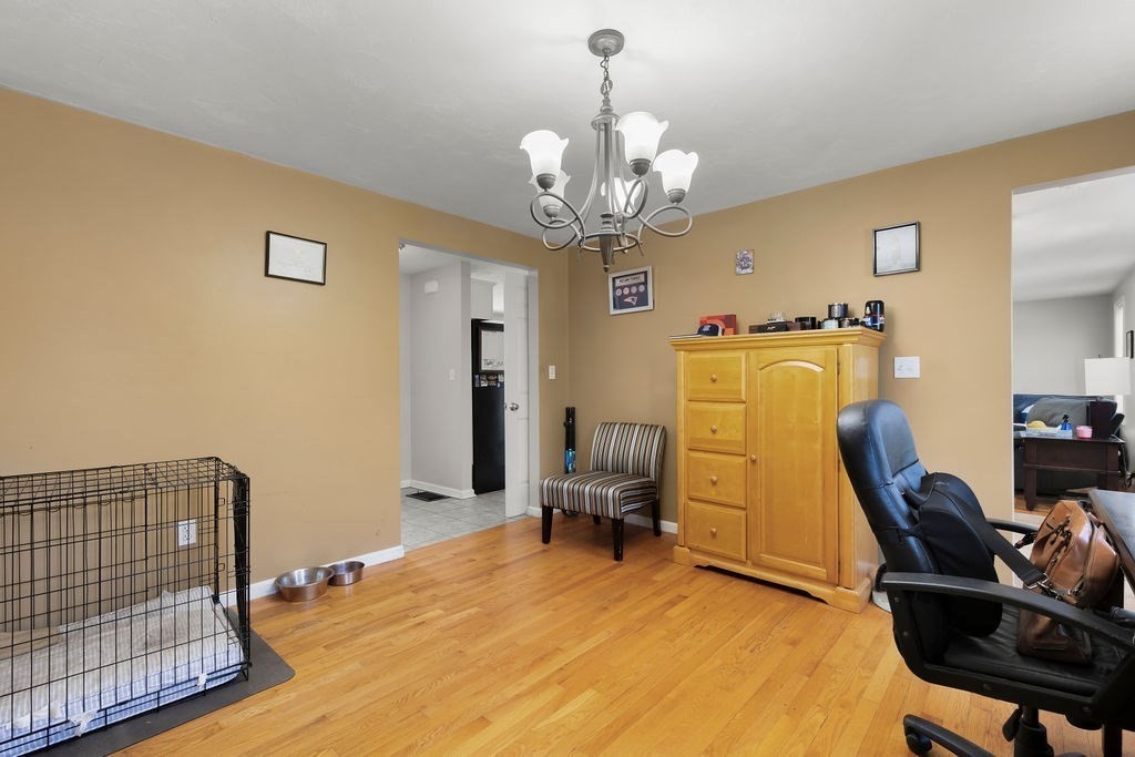 413 Huttleston Ave Property Photo 6