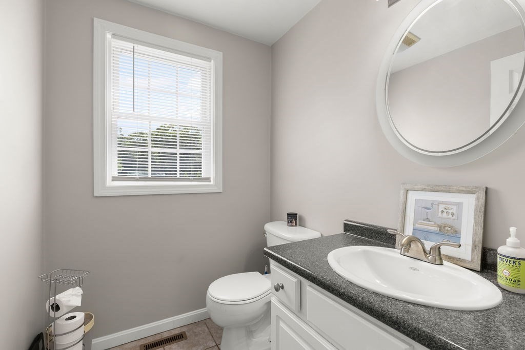 413 Huttleston Ave Property Photo 10