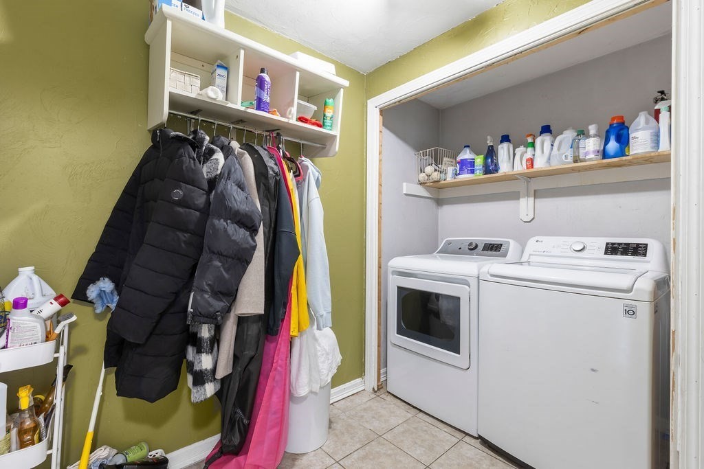 413 Huttleston Ave Property Photo 11