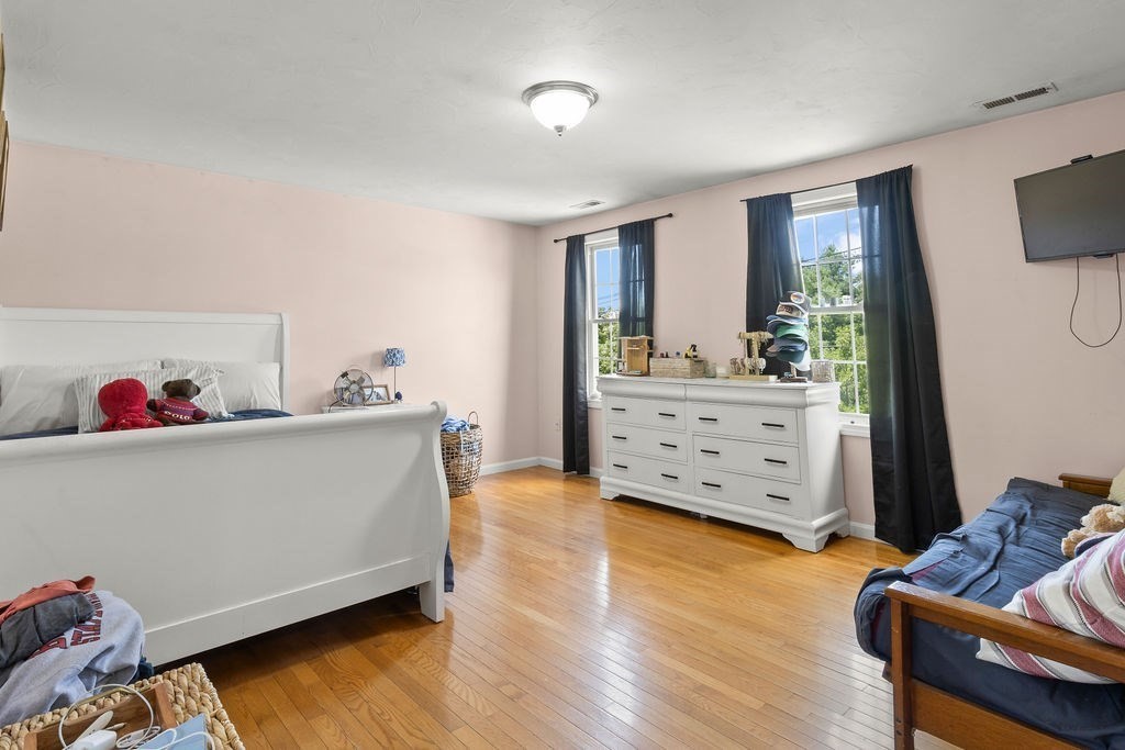 413 Huttleston Ave Property Photo 17