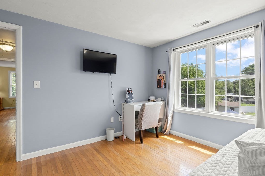 413 Huttleston Ave Property Photo 20