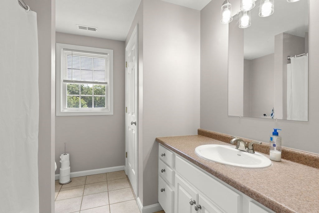 413 Huttleston Ave Property Photo 21