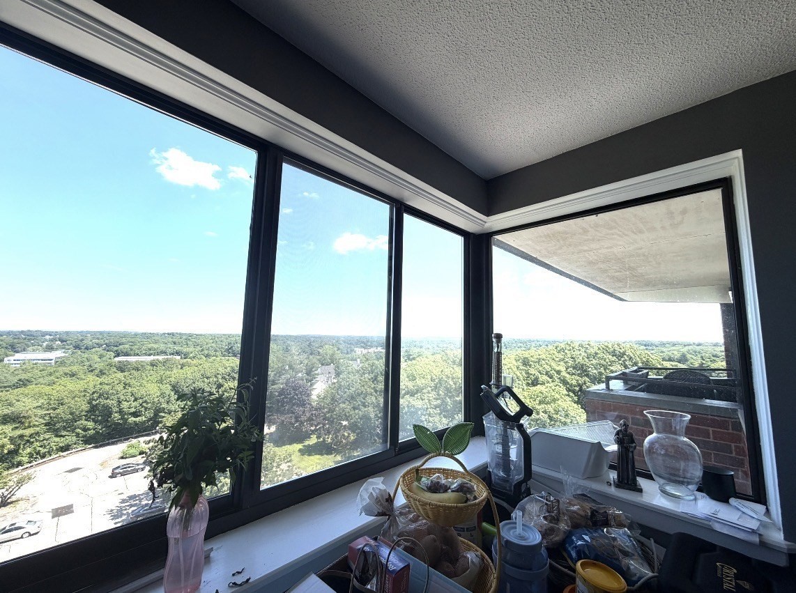 200 Burhkall # 701 Property Photo 8