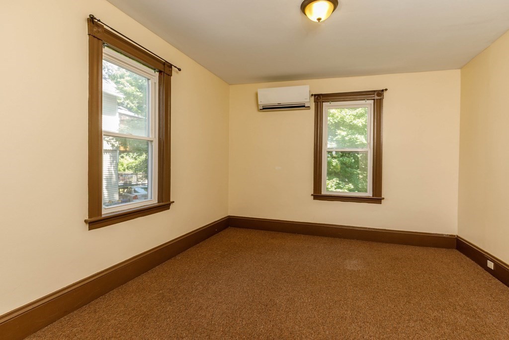 206 Union Street Property Photo 5