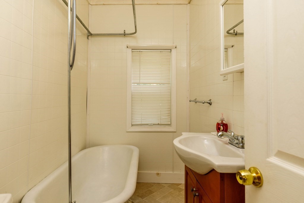 206 Union Street Property Photo 9