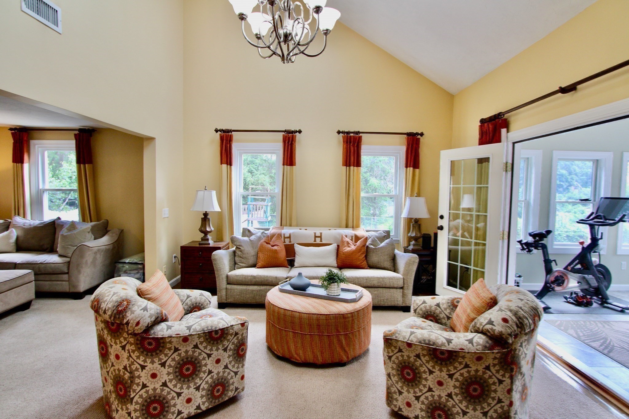 10 Stoneybrook Drive Property Photo 3
