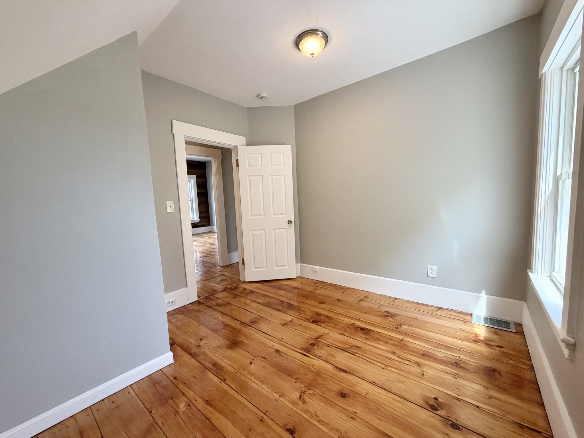 109 Culley St Property Photo 33