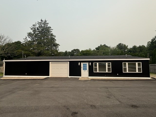 625 Main St Property Photo 1