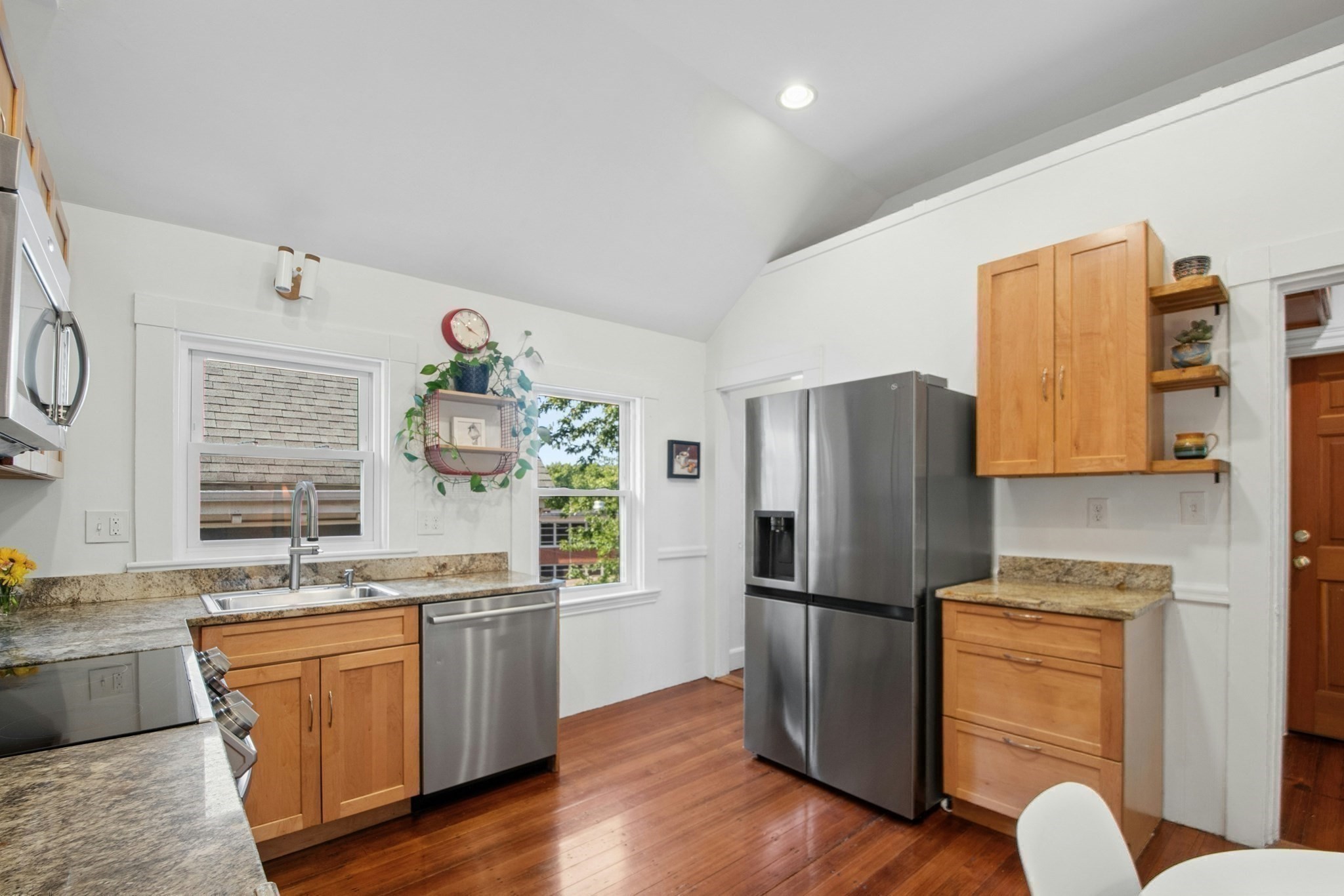 42 Wyman St # 3 Property Photo 4