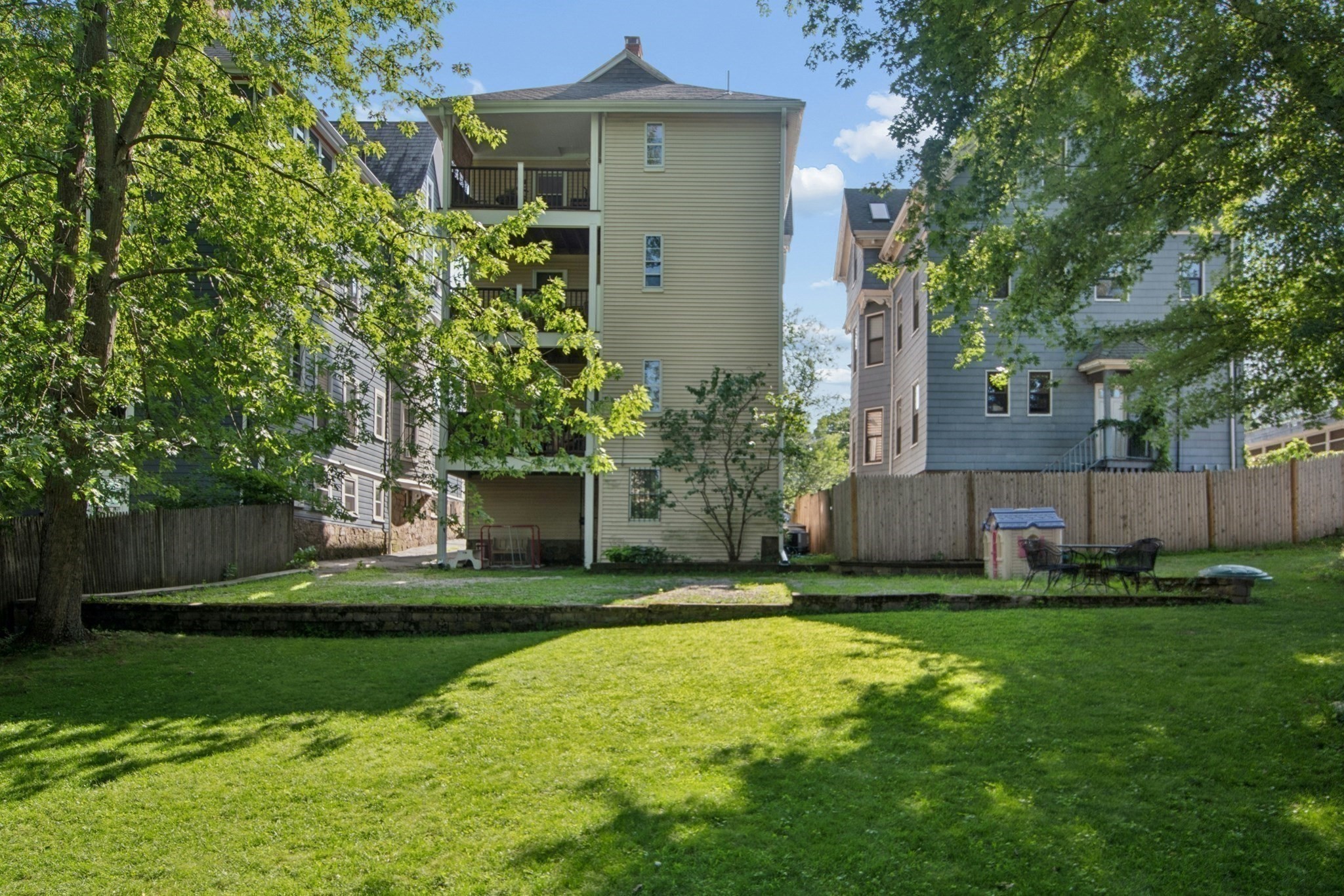 42 Wyman St # 3 Property Photo 31