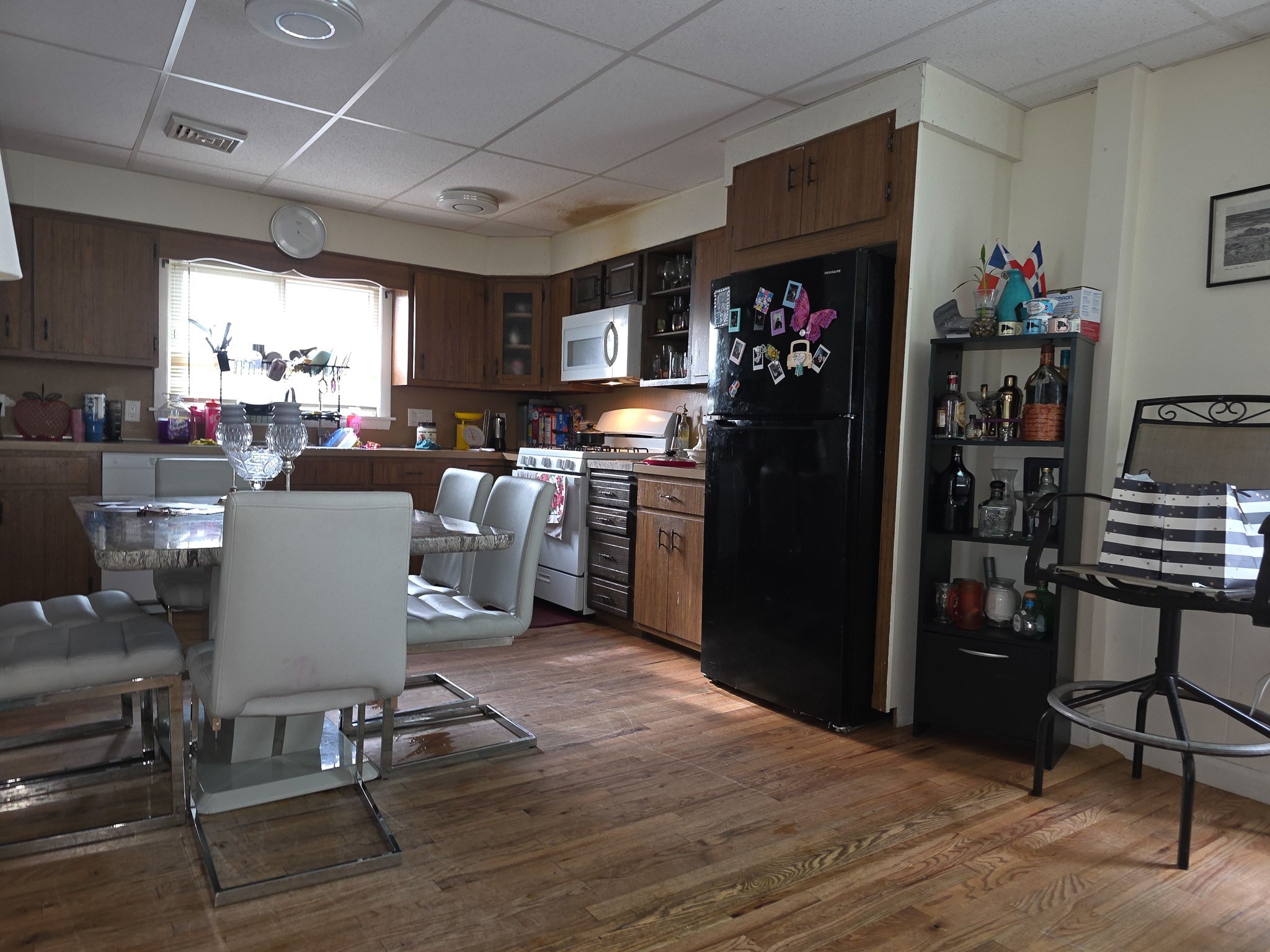 213-215 Burrill St Property Photo 8
