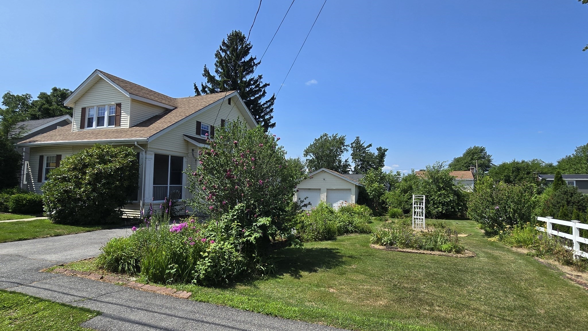21 Arbutus Road Property Photo 3