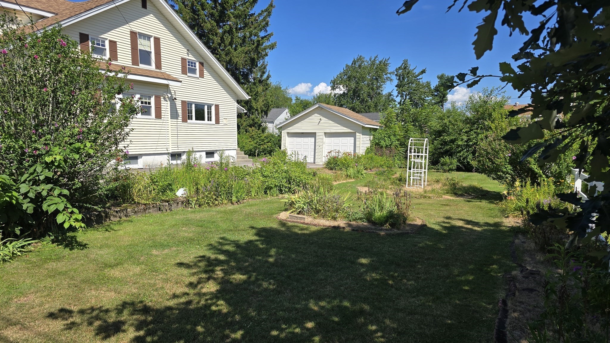 21 Arbutus Road Property Photo 4