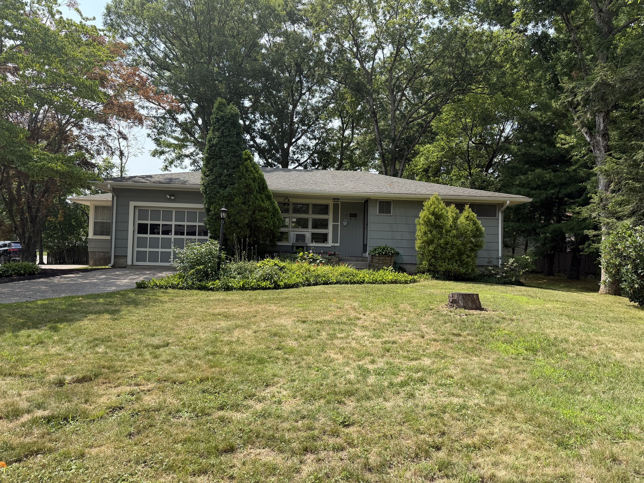 510 Thacher St Property Photo 4