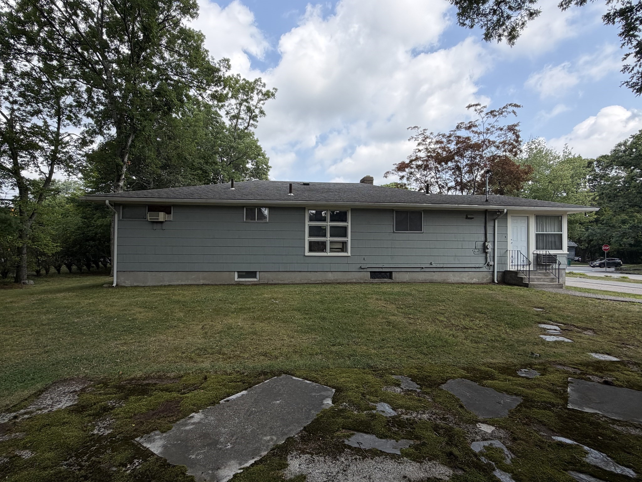 510 Thacher St Property Photo 7