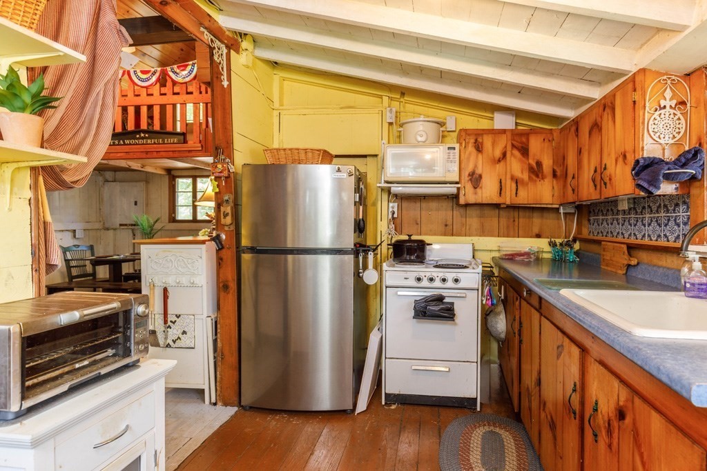 12 King Road Property Photo 3