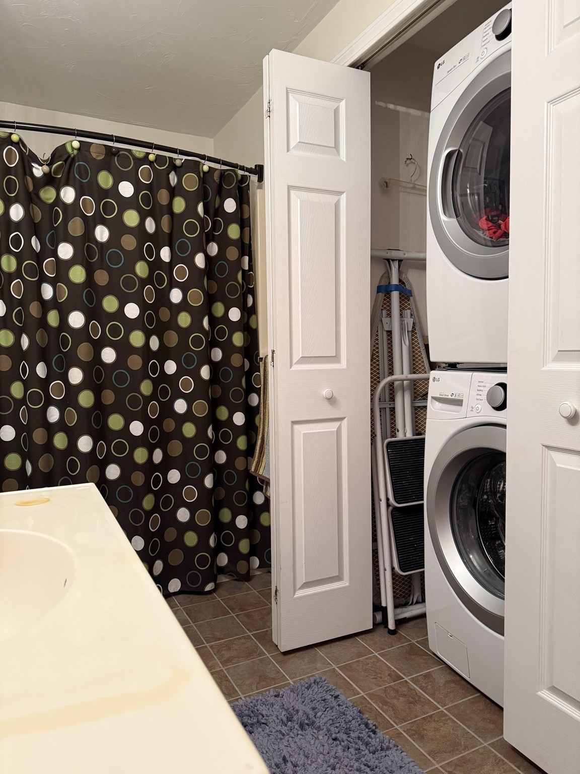 401 Ridgefield Cir # 401d Property Photo 18