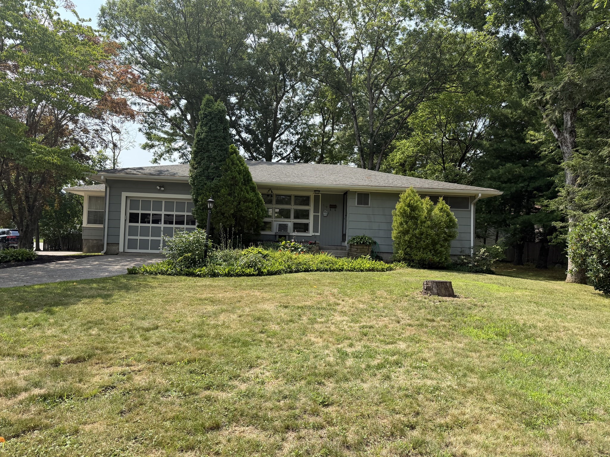510 Thacher St Property Photo 3