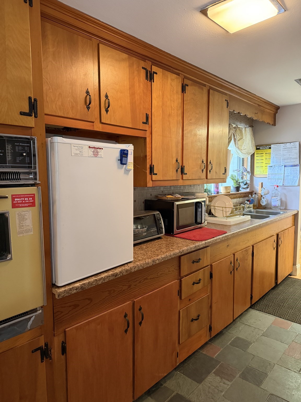 510 Thacher St Property Photo 10