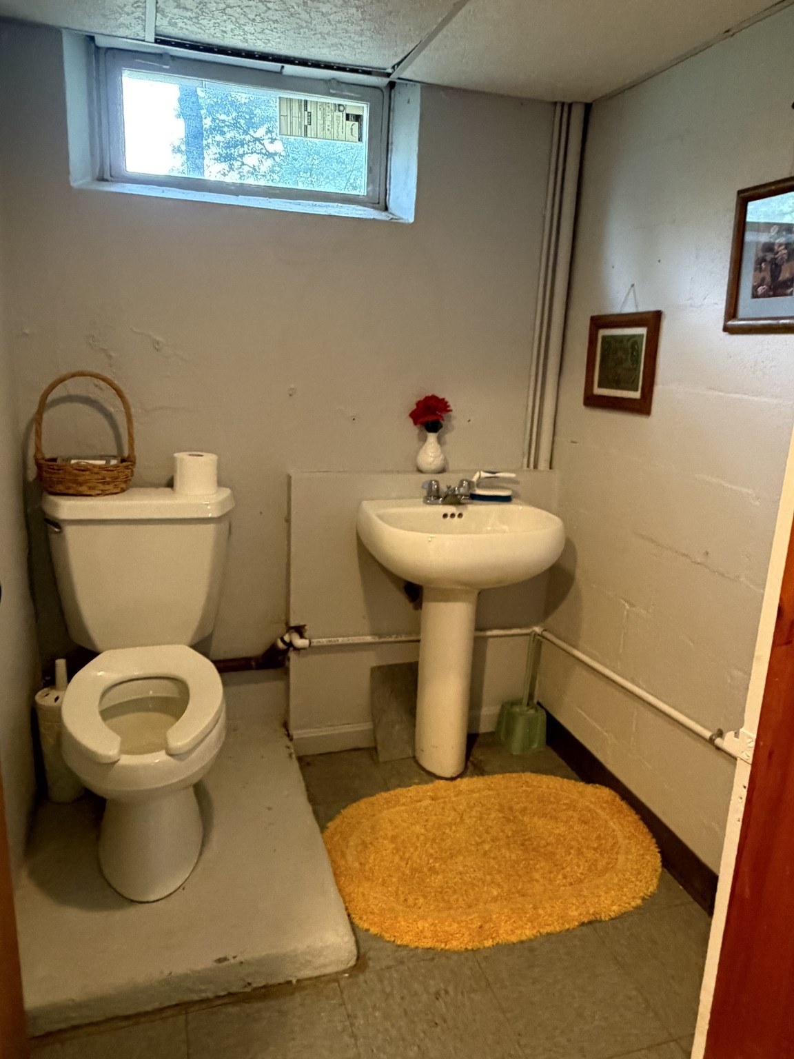 510 Thacher St Property Photo 22