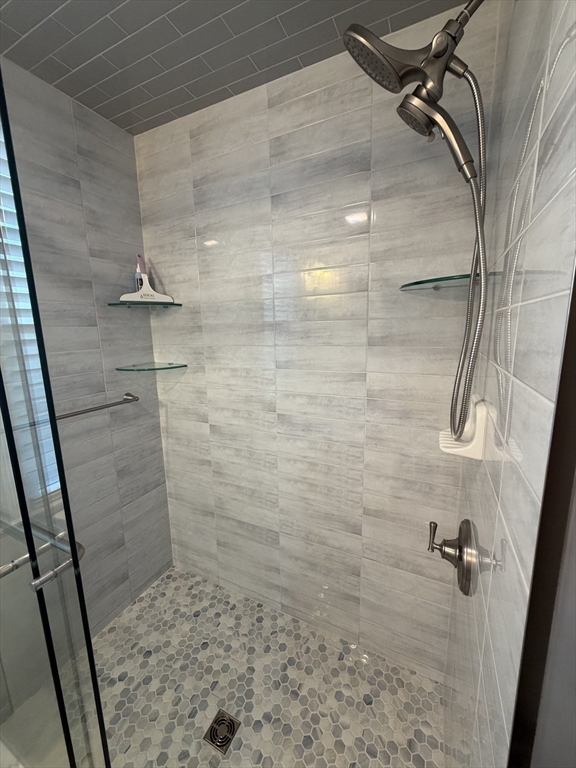 37 Basset St # 1b Property Photo 9
