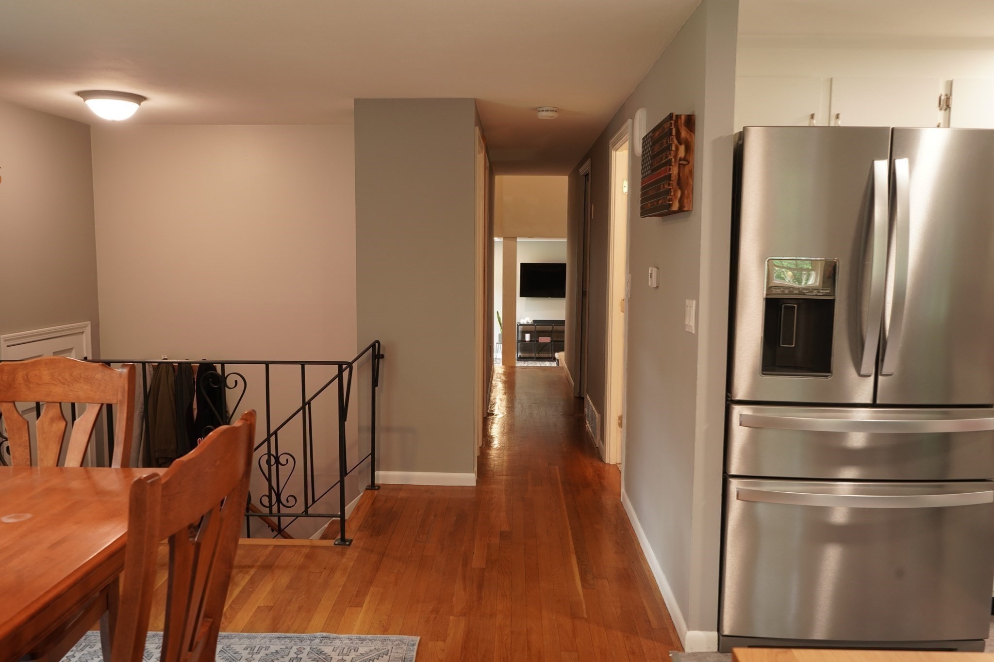 295 Oak St Property Photo 5