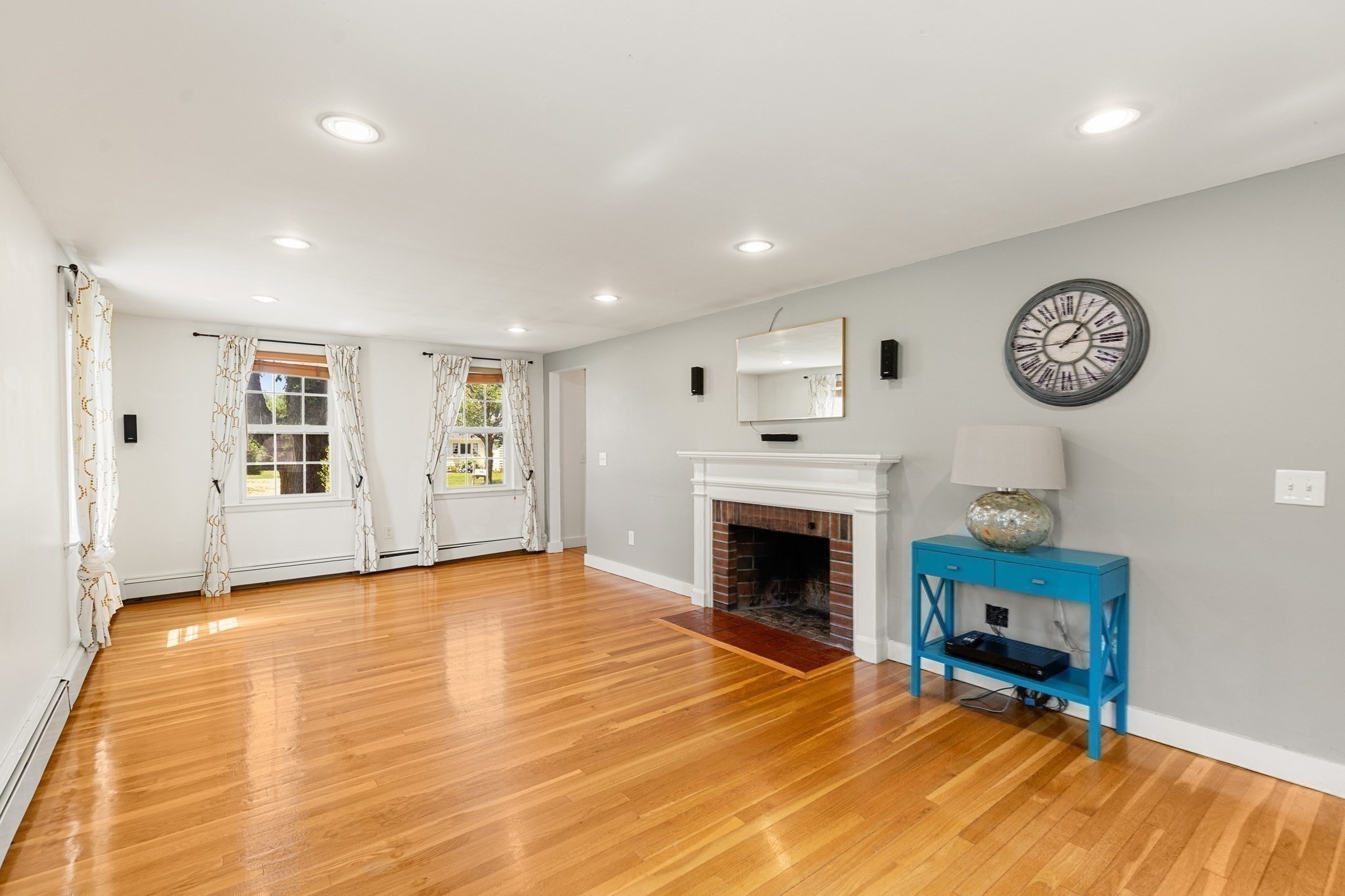 67 Maple St Property Photo 8