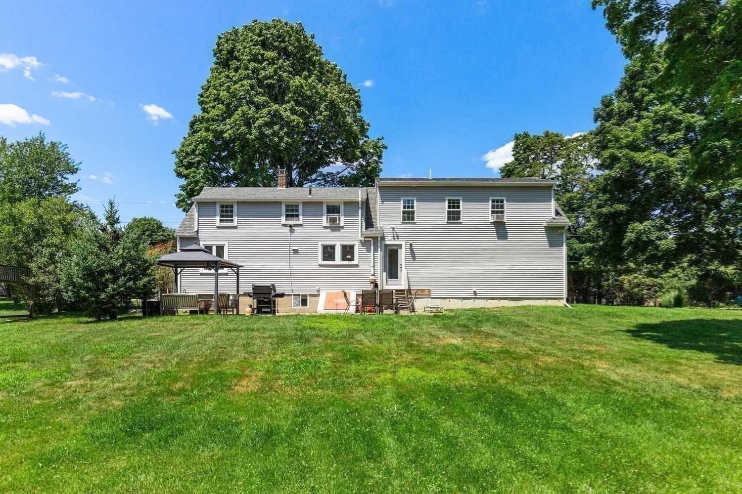 67 Maple St Property Photo 33
