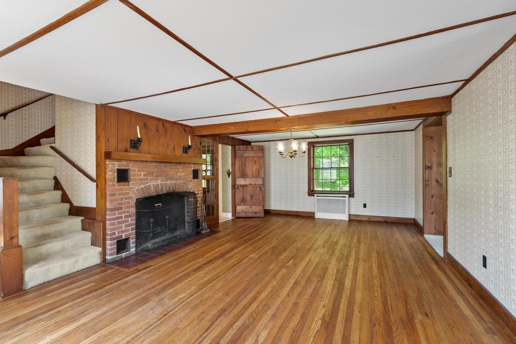 185 Main St Property Photo 5