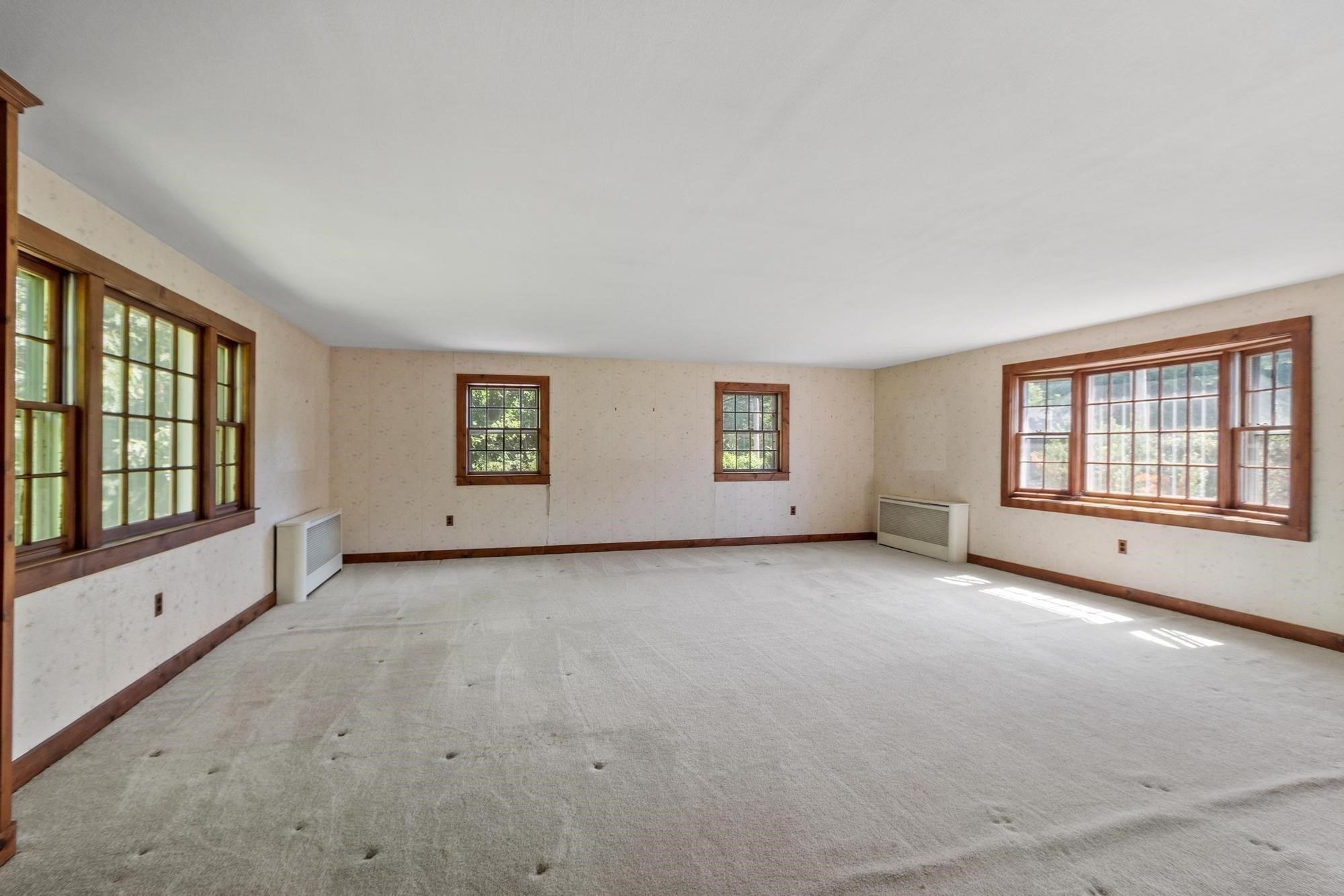 185 Main St Property Photo 7