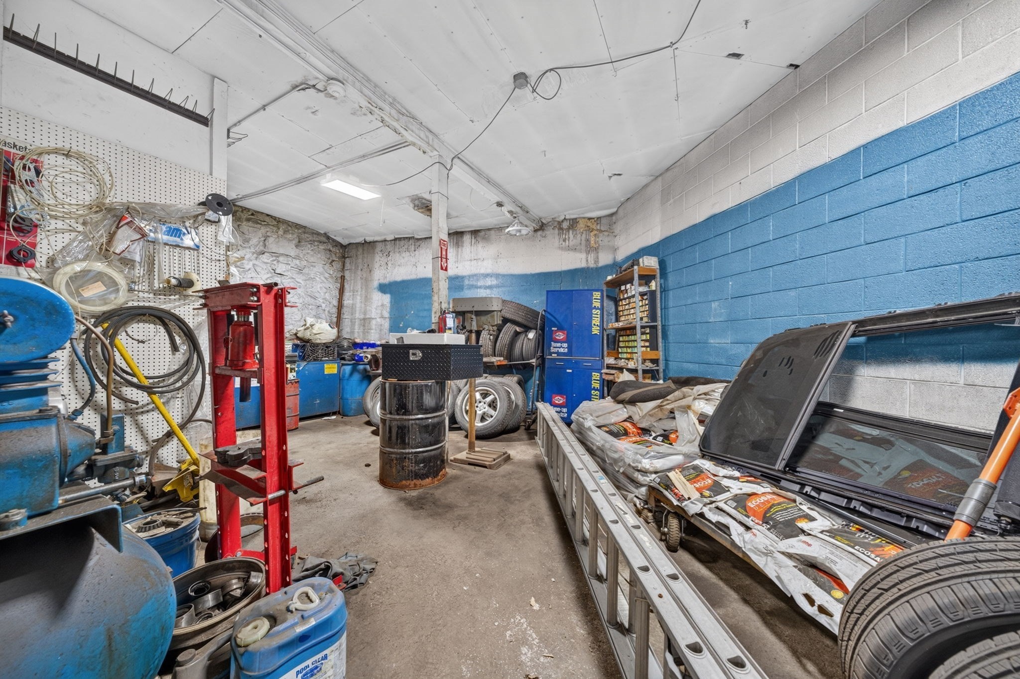 18 Blackstone St Property Photo 10
