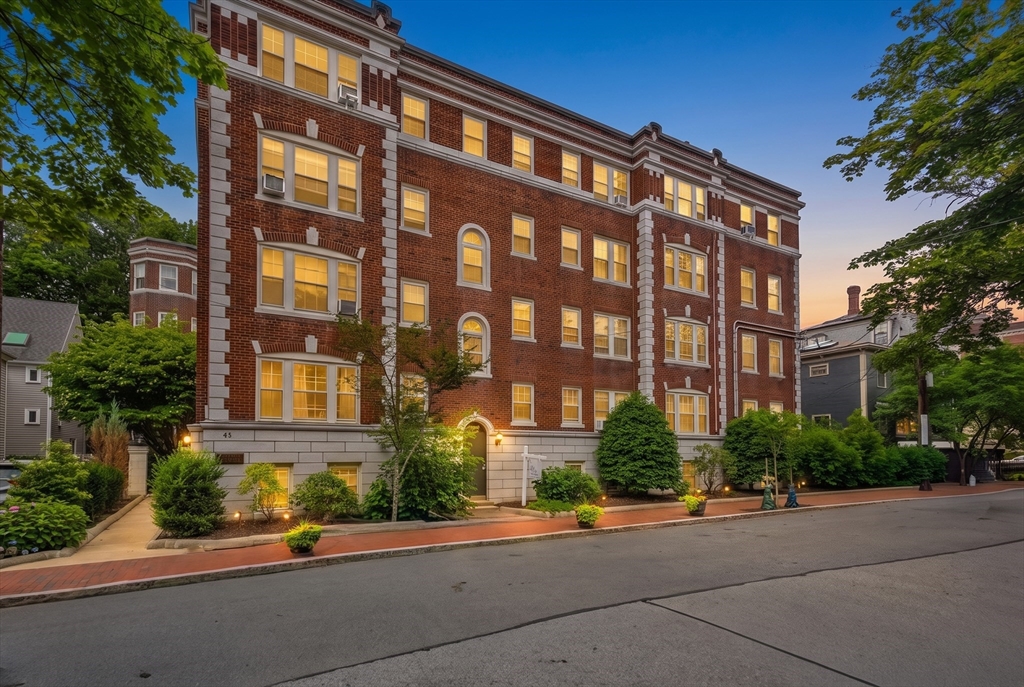 41 Bowdoin Street # 25 Property Photo 1