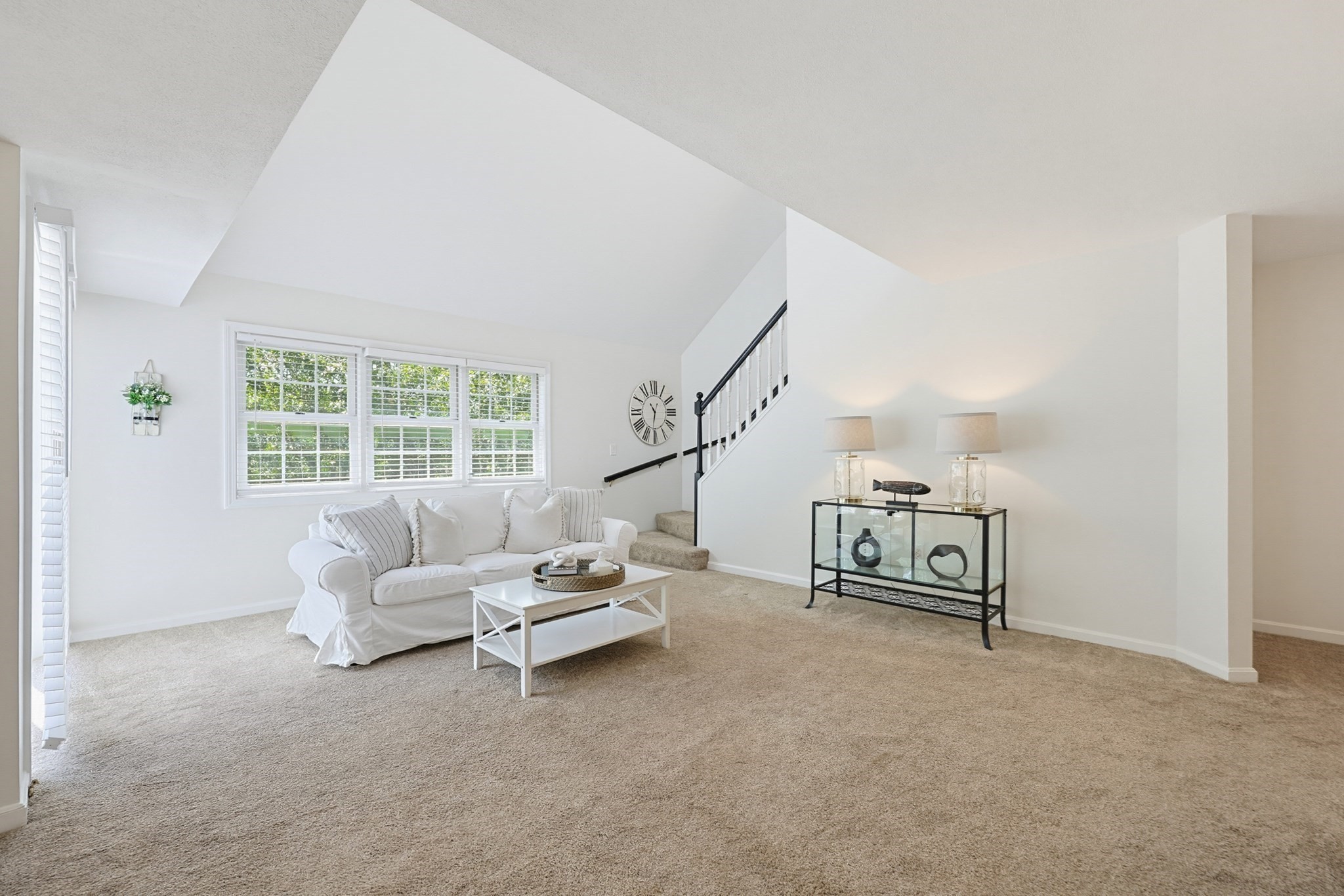 16 Valiant Way # 16 Property Photo 3
