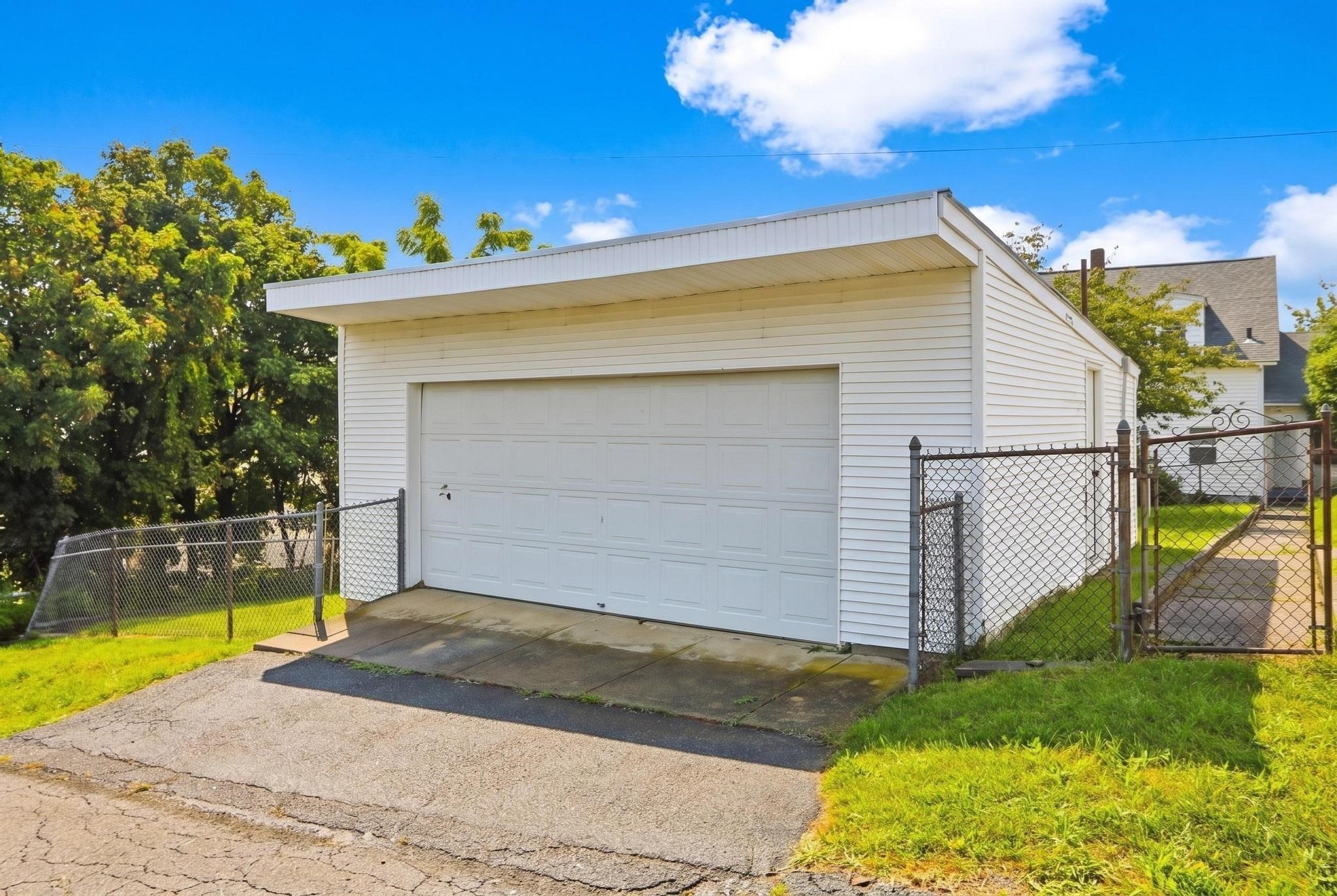 32 Danis St Property Photo 38