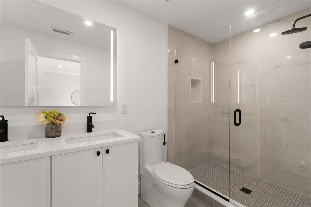 228 Washington Street # 3 Property Photo 10