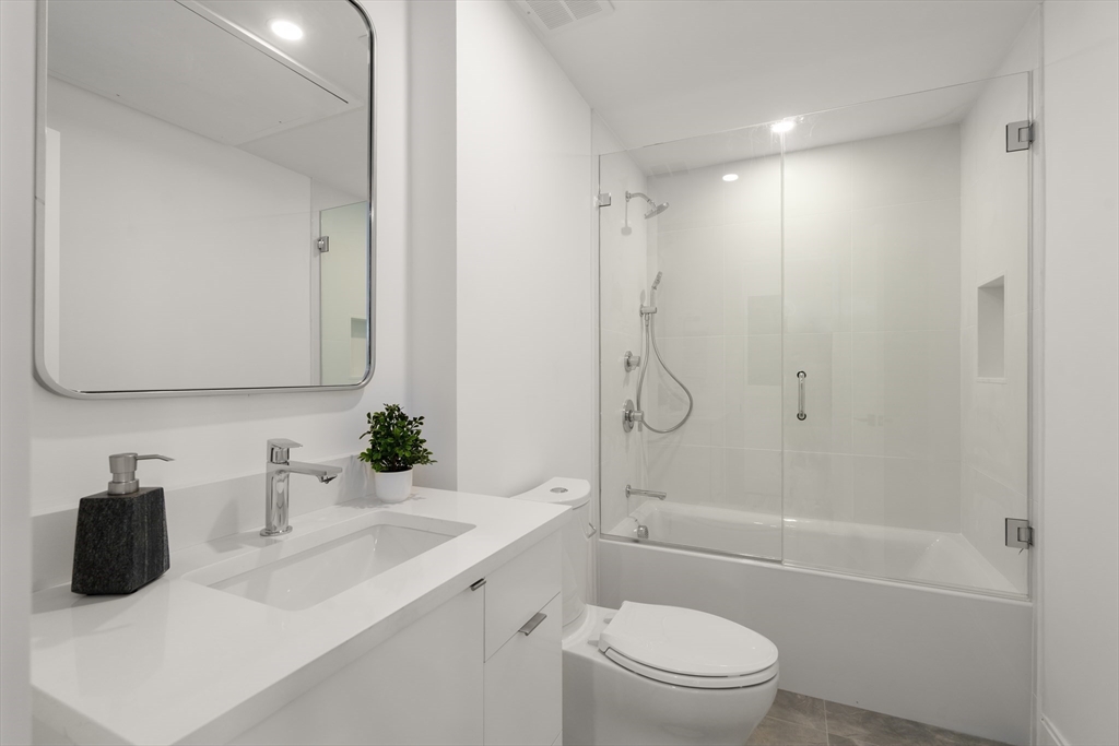 228 Washington Street # 3 Property Photo 15